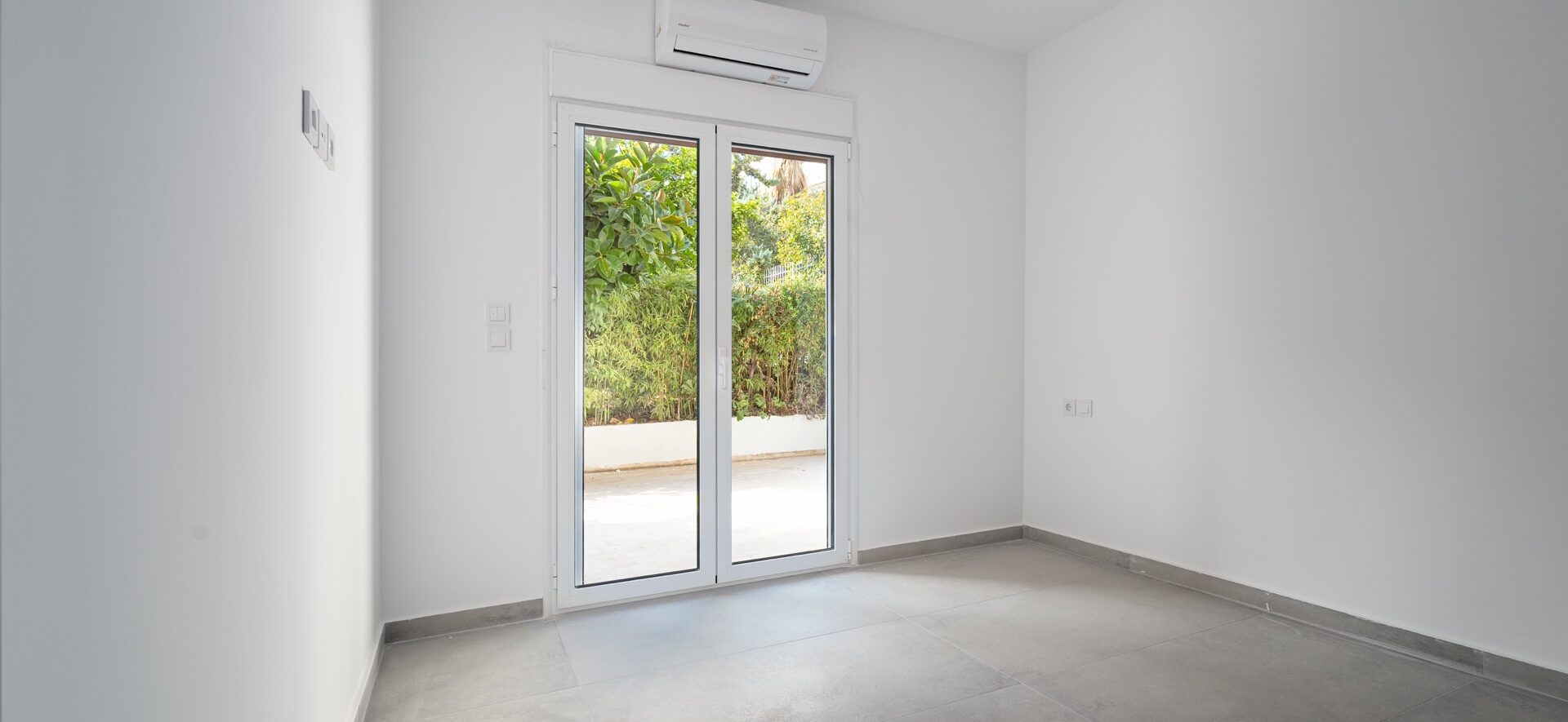 GLYFADA – LAZARAKI DOWNTOWN APARTMENT D4 - image